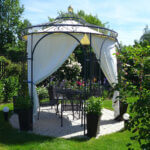 Tonnelle de jardin Milano avec boule de faîtage en laiton, voile d’ombrage et rideaux, thermolaquée en anthracite